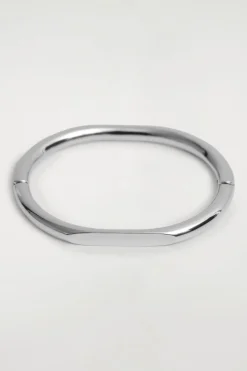 SCULPTED BANGLE