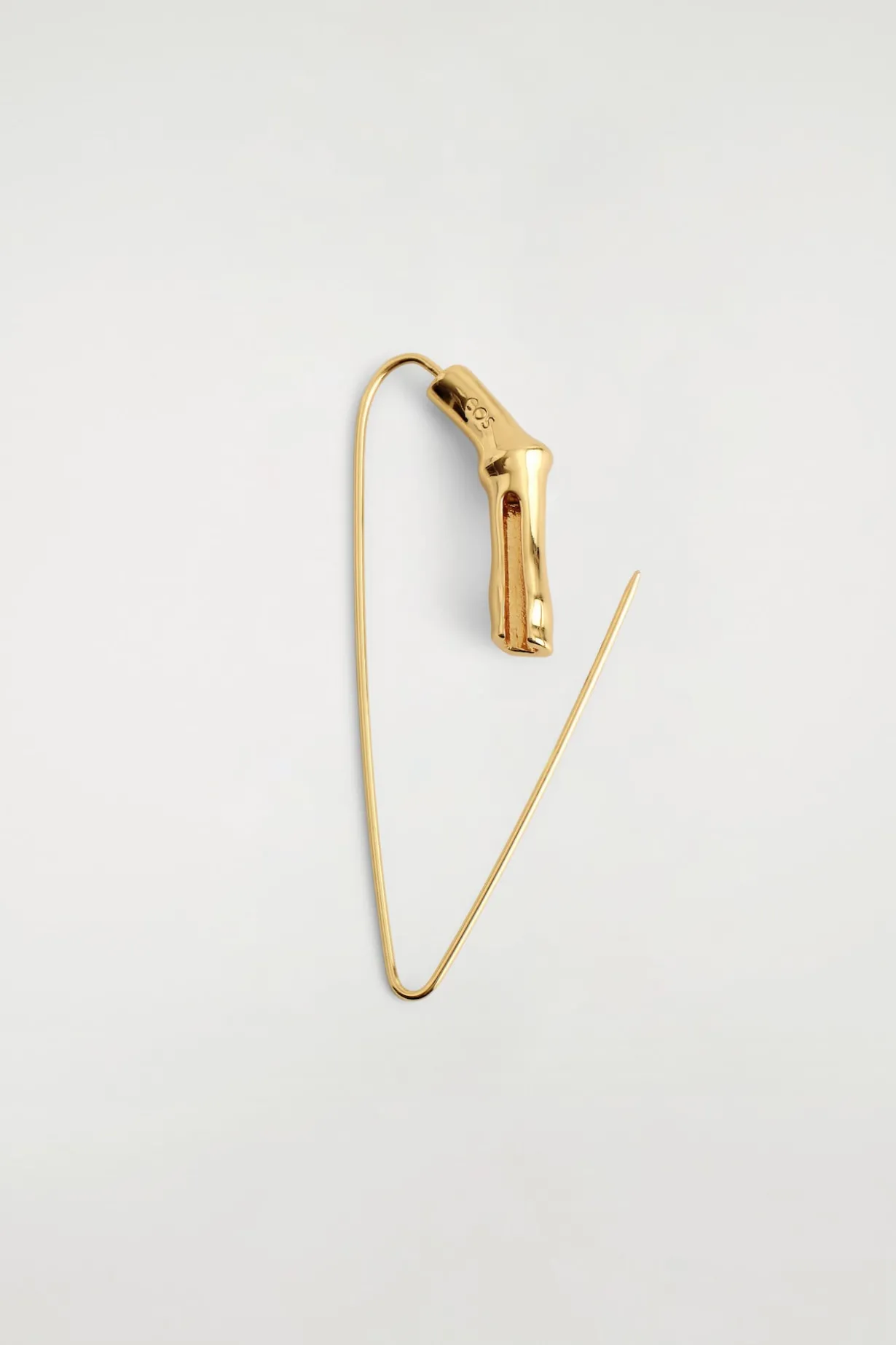 SCULPTED BROOCH