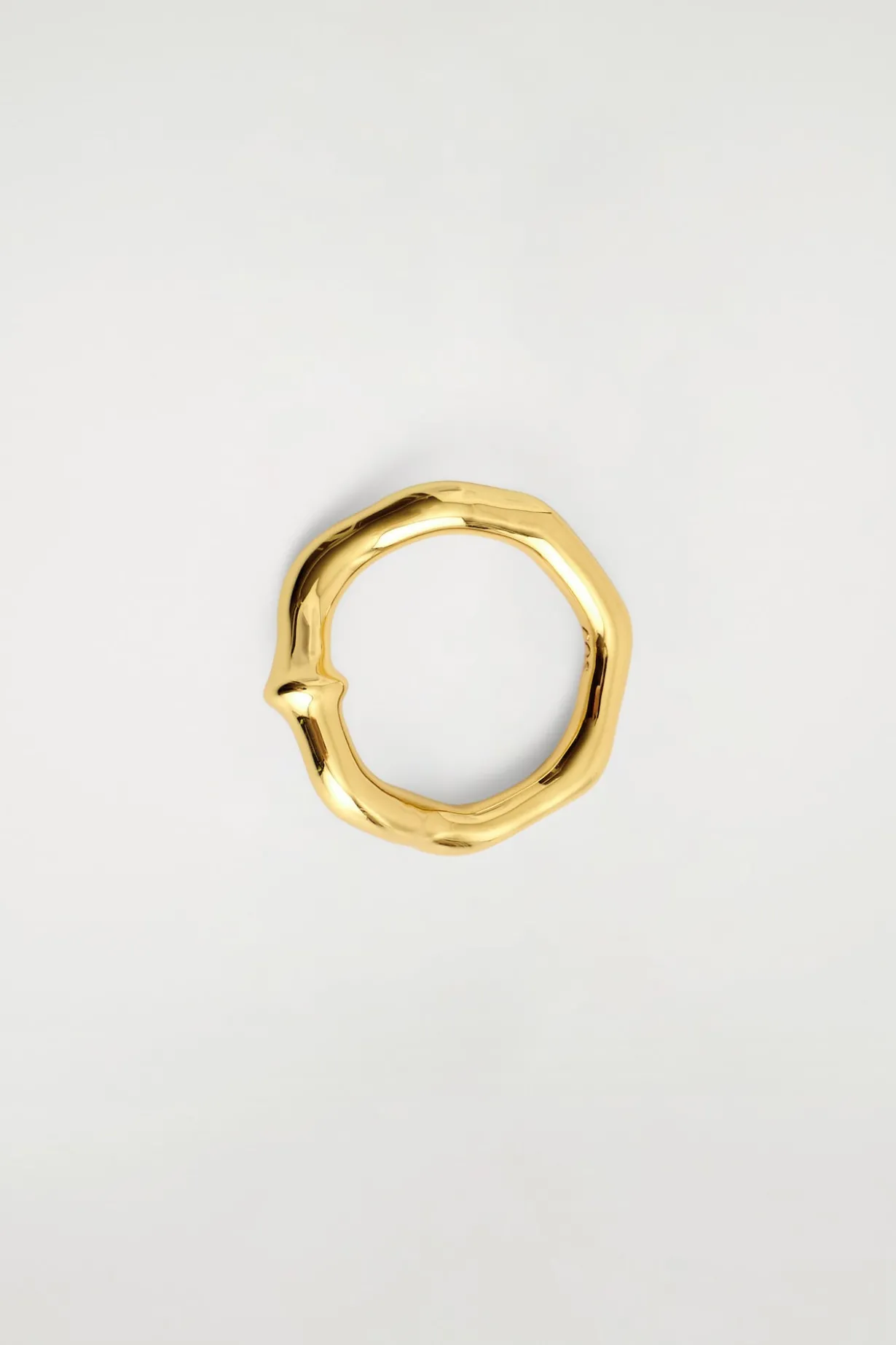 SCULPTED RING