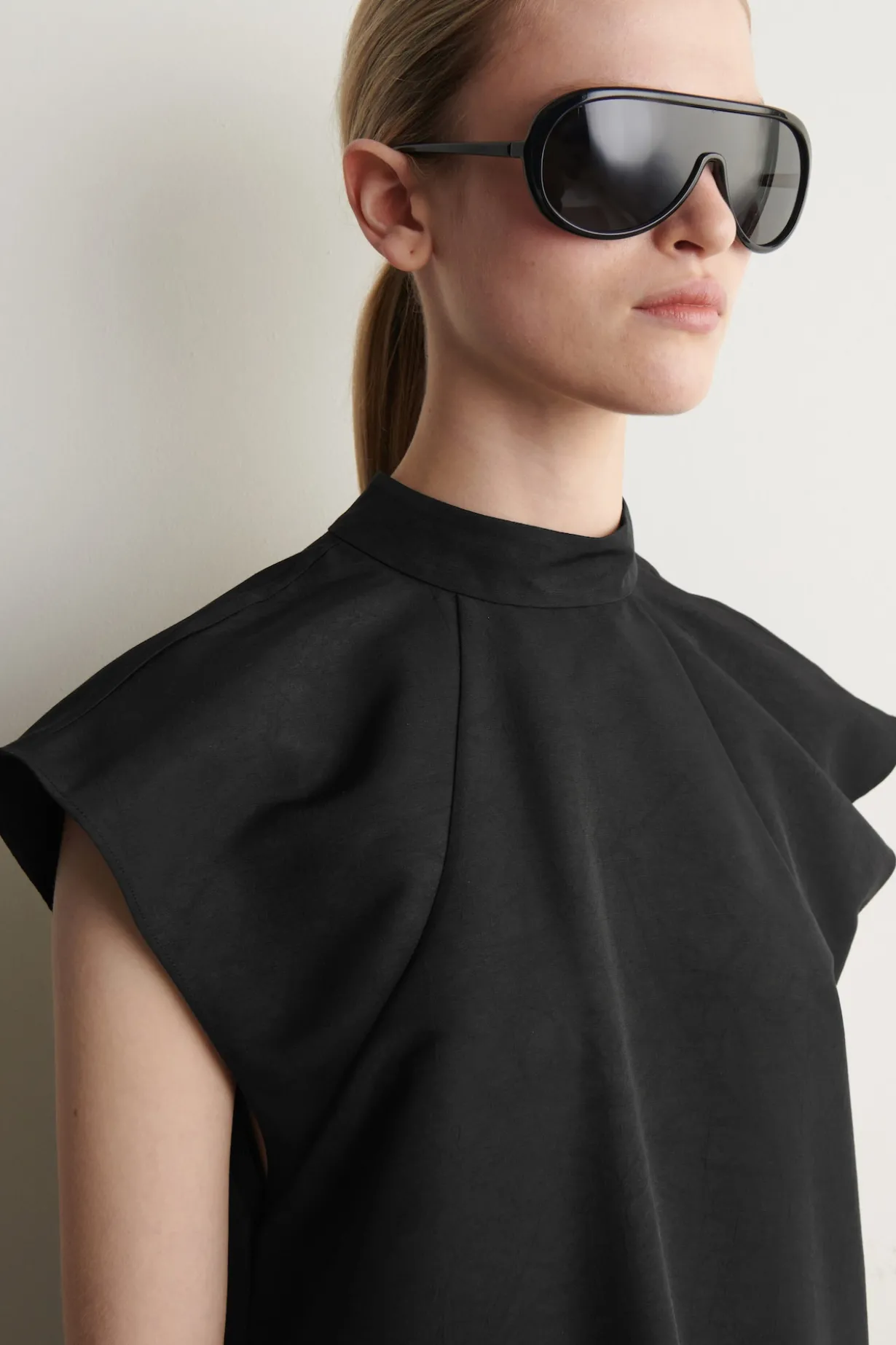 SCULPTED TURTLENECK DRESS