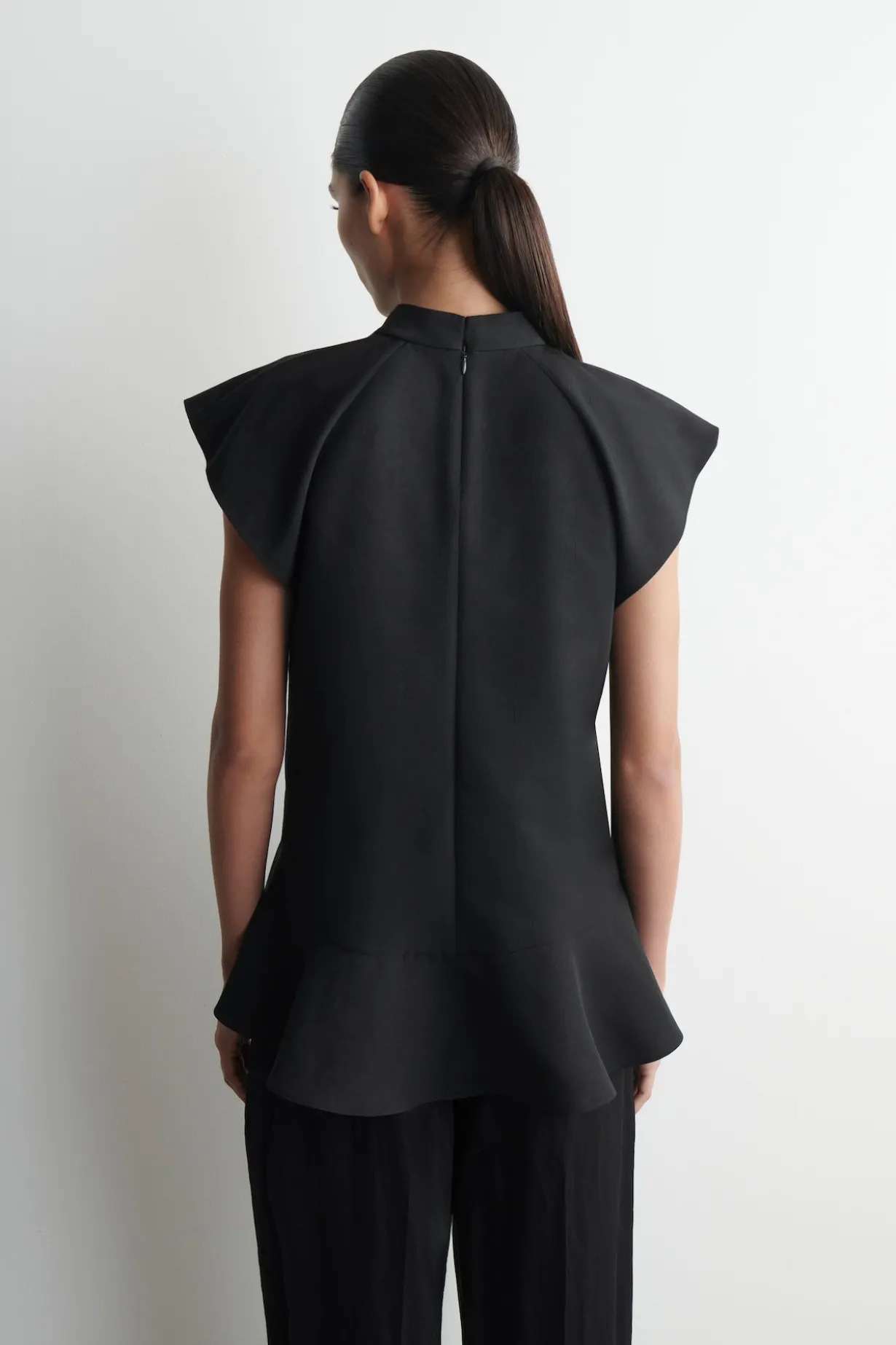 SCULPTED TURTLENECK TOP