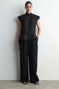 SCULPTED TURTLENECK TOP