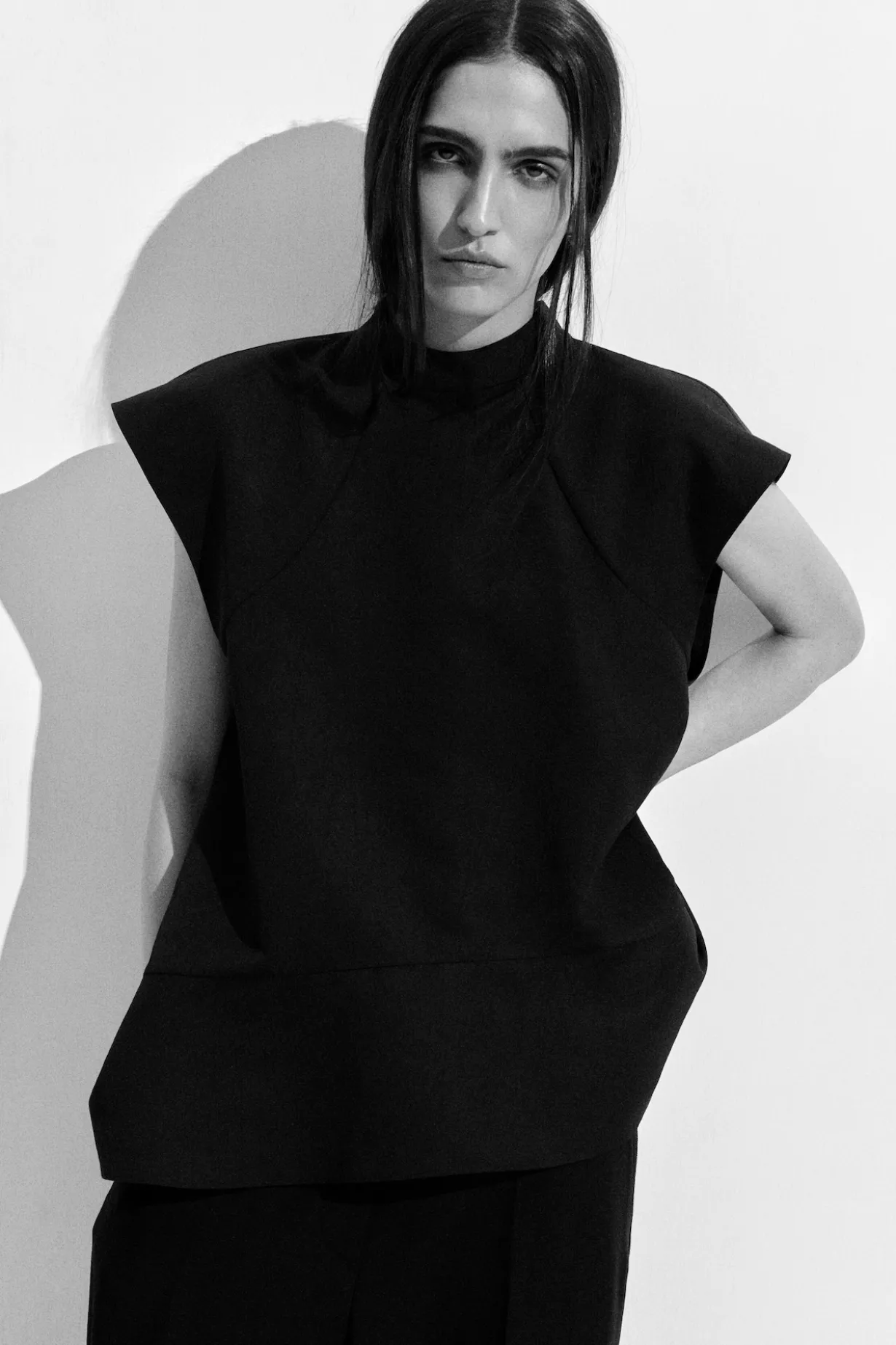 SCULPTED TURTLENECK TOP