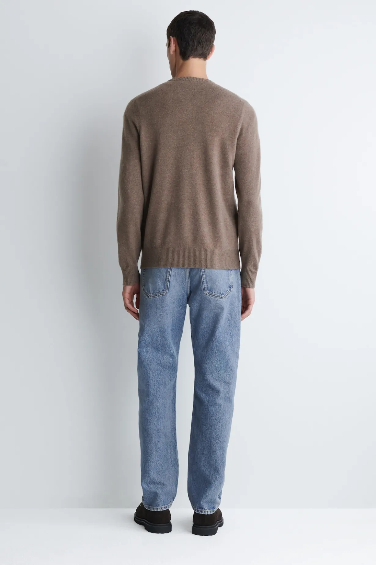SEAMLESS CASHMERE CREW-NECK SWEATER