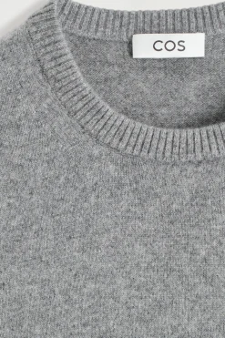 SEAMLESS CASHMERE CREW-NECK SWEATER