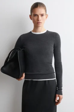 SEAMLESS MERINO WOOL LONG-SLEEVED TOP