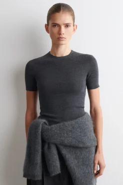 SEAMLESS MERINO WOOL T-SHIRT