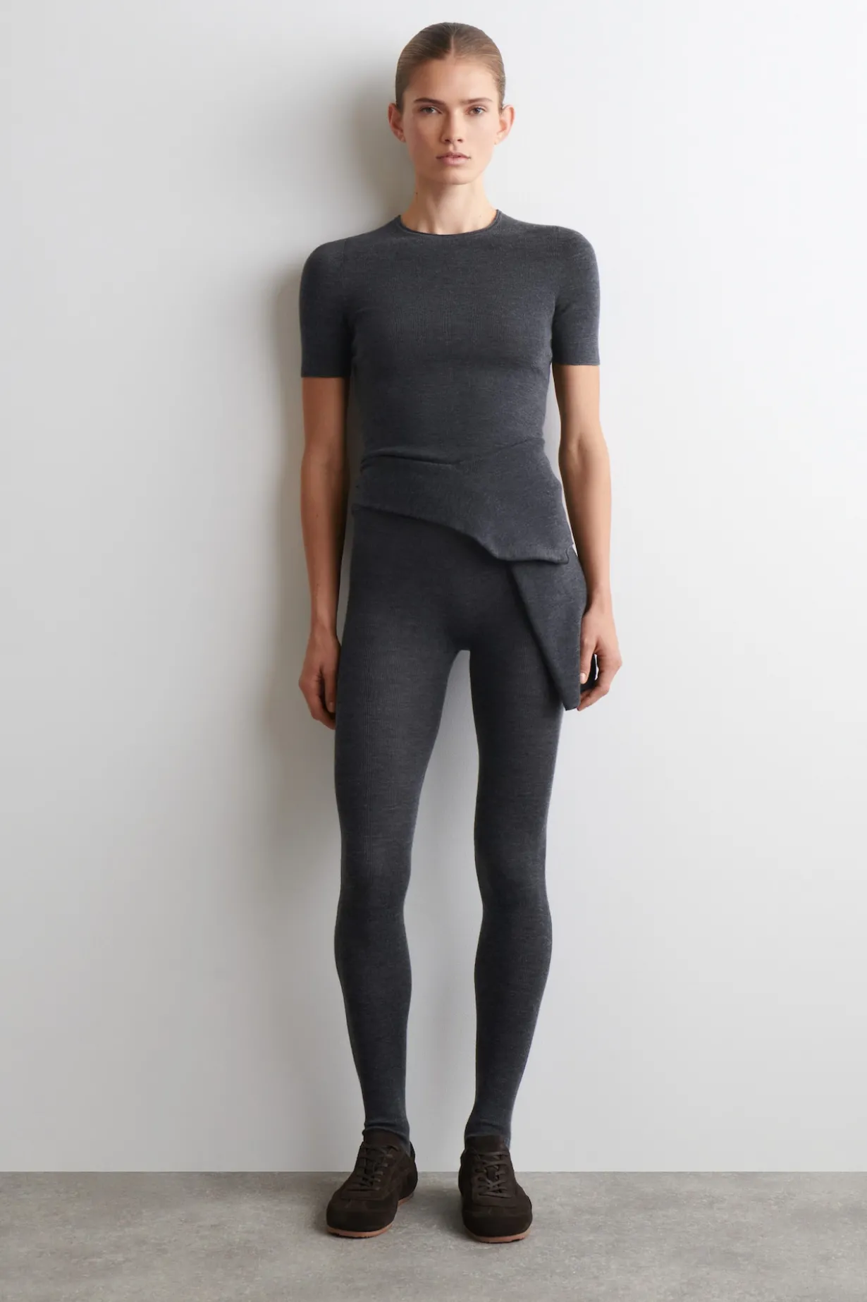 SEAMLESS MERINO WOOL T-SHIRT