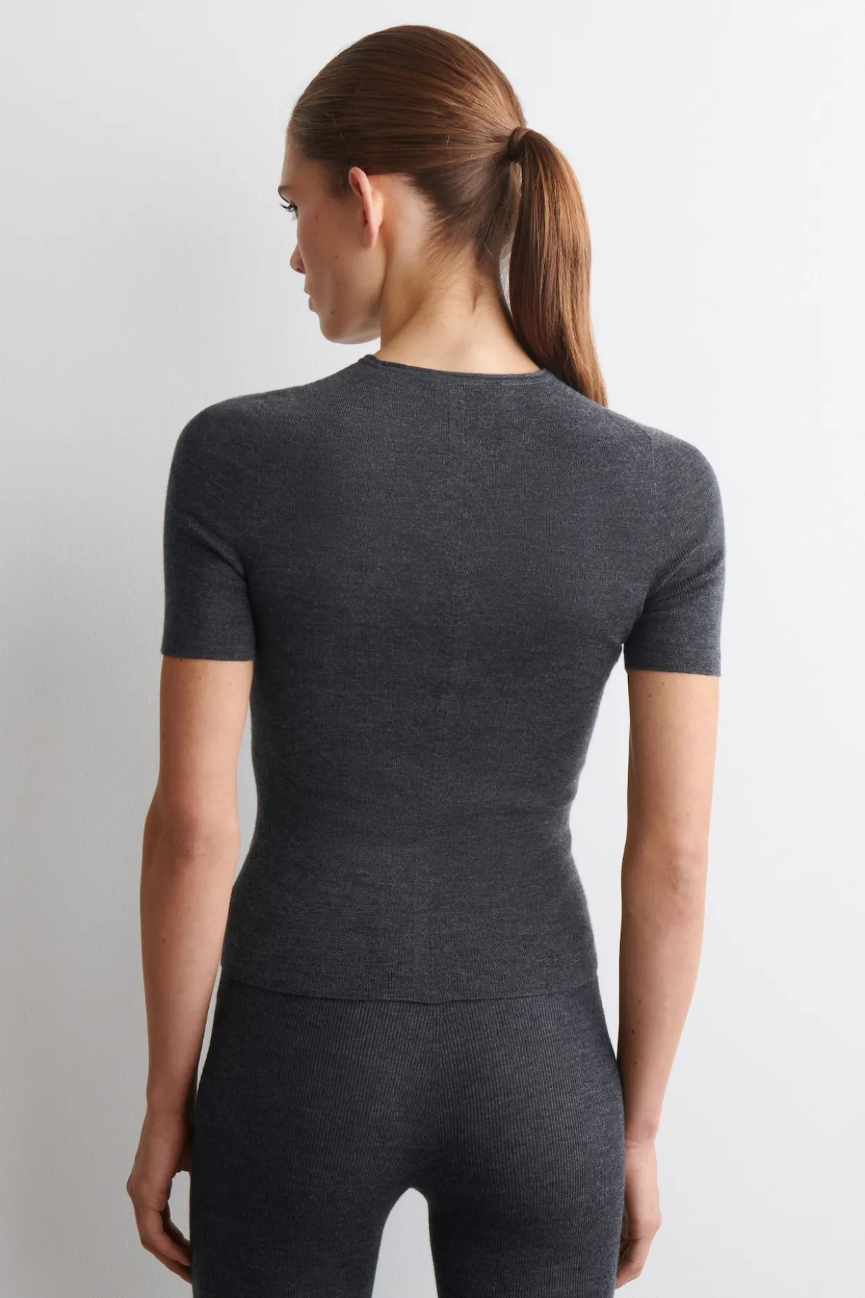 SEAMLESS MERINO WOOL T-SHIRT