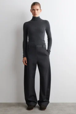 SEAMLESS MERINO WOOL TURTLENECK LONG-SLEEVED TOP