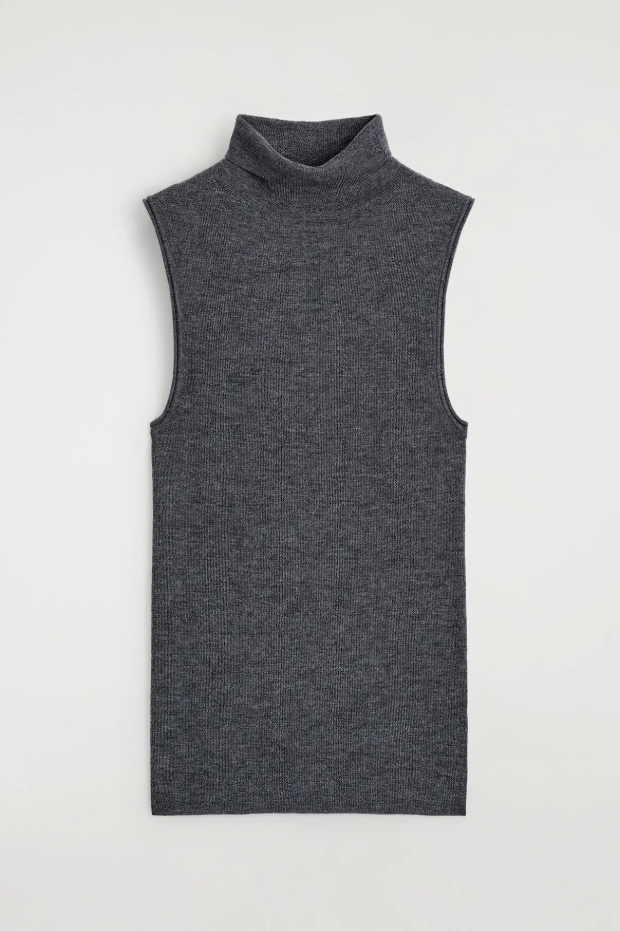 SEAMLESS MERINO WOOL TURTLENECK TOP