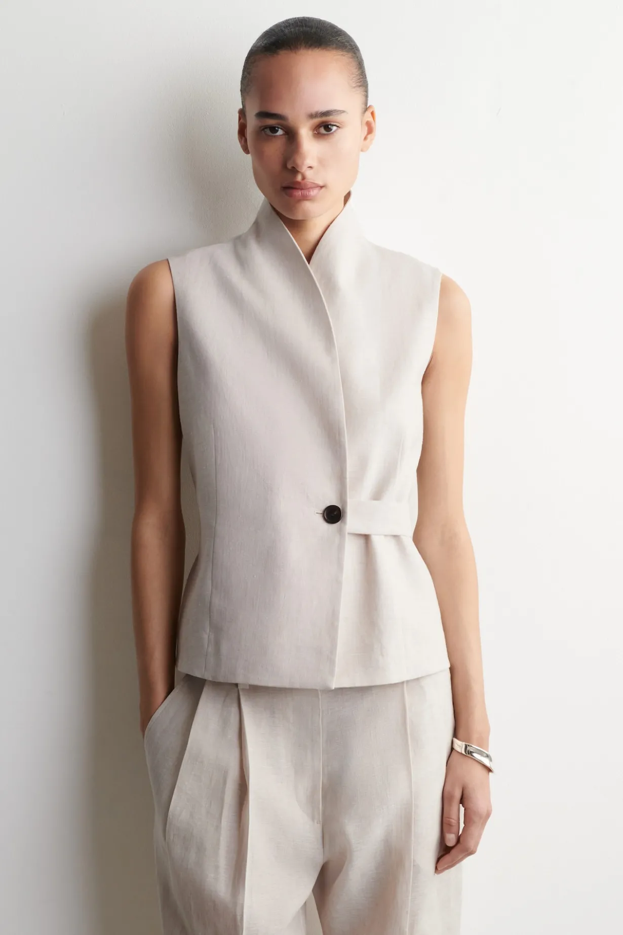 SHAWL-COLLAR BELTED LINEN VEST