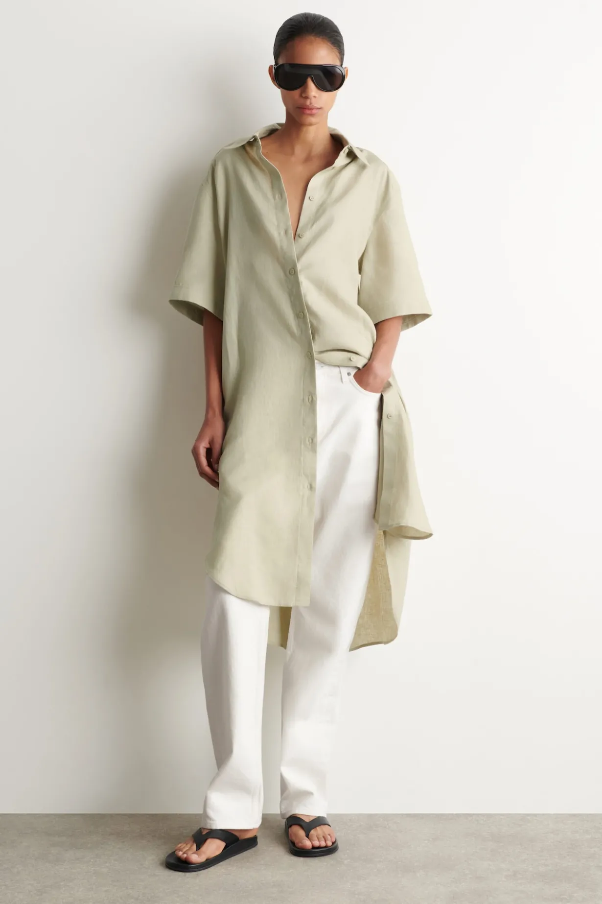 SHORT-SLEEVED LINEN SHIRT DRESS
