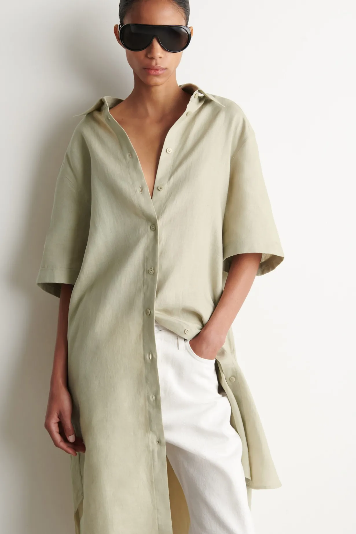 SHORT-SLEEVED LINEN SHIRT DRESS