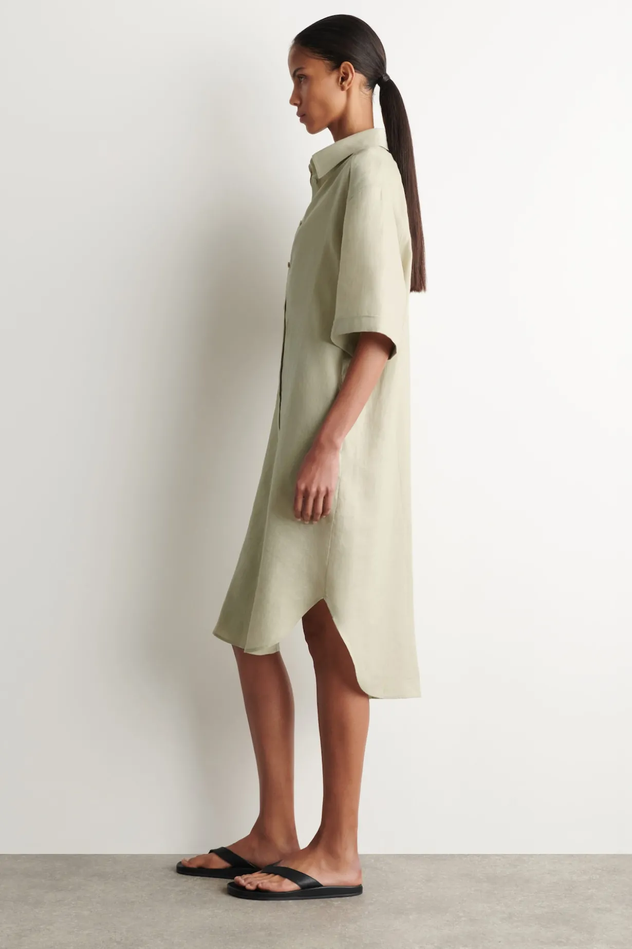 SHORT-SLEEVED LINEN SHIRT DRESS