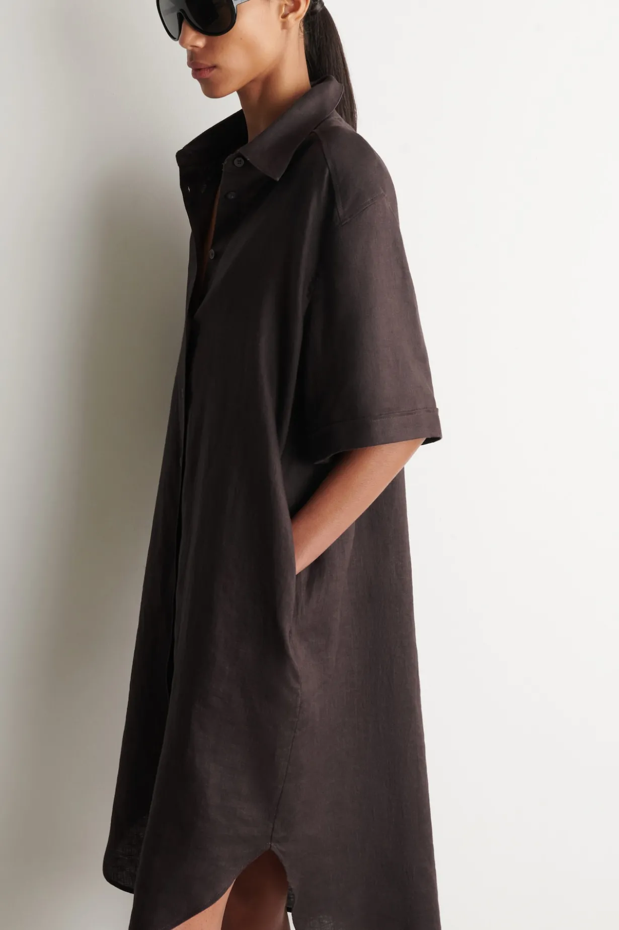 SHORT-SLEEVED LINEN SHIRT DRESS