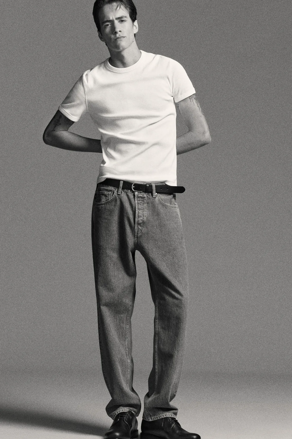 SIGNATURE REGULAR-FIT STRAIGHT-LEG JEANS