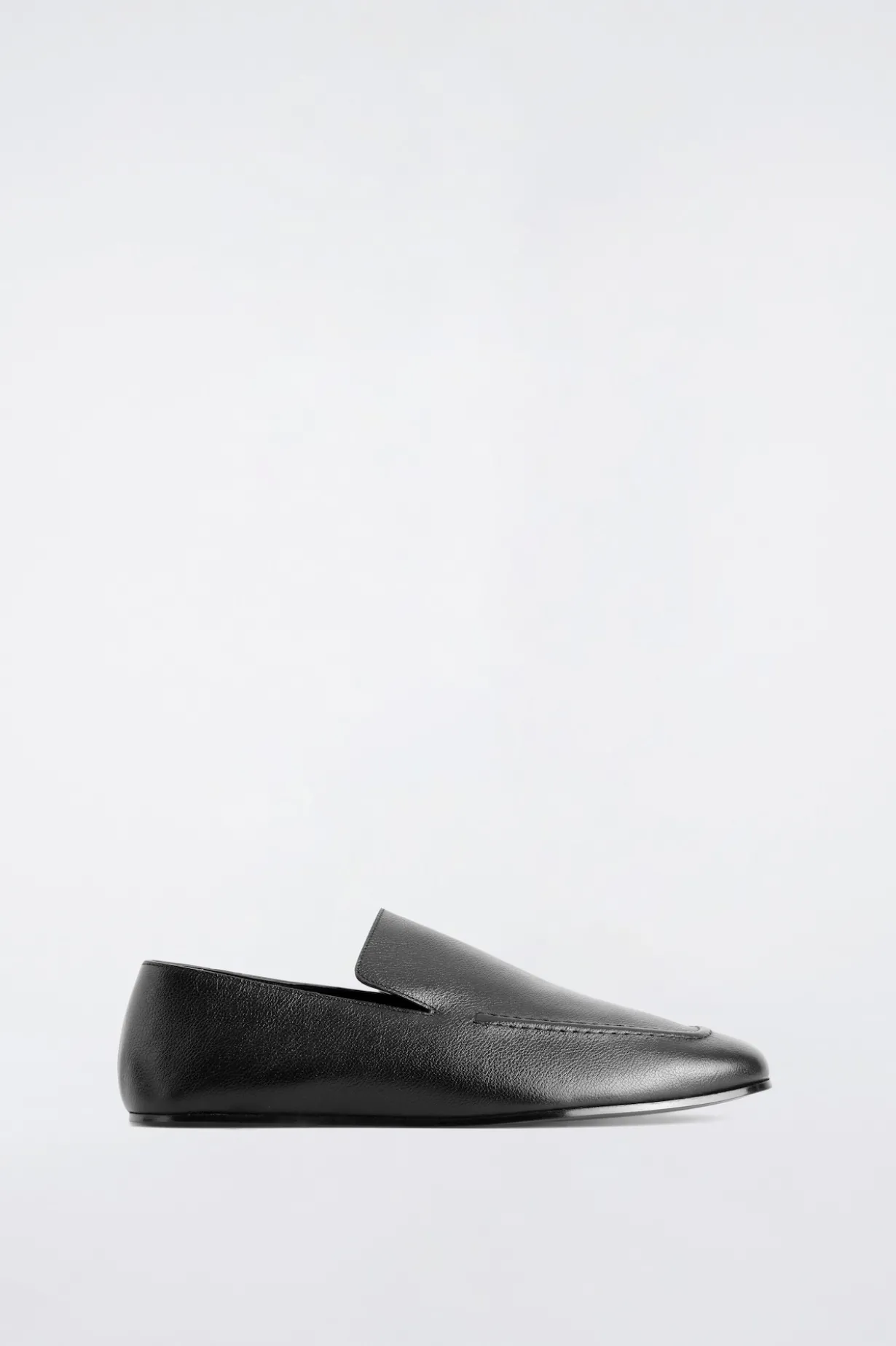 SLIM LEATHER LOAFERS