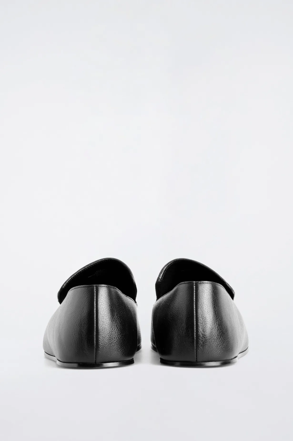 SLIM LEATHER LOAFERS