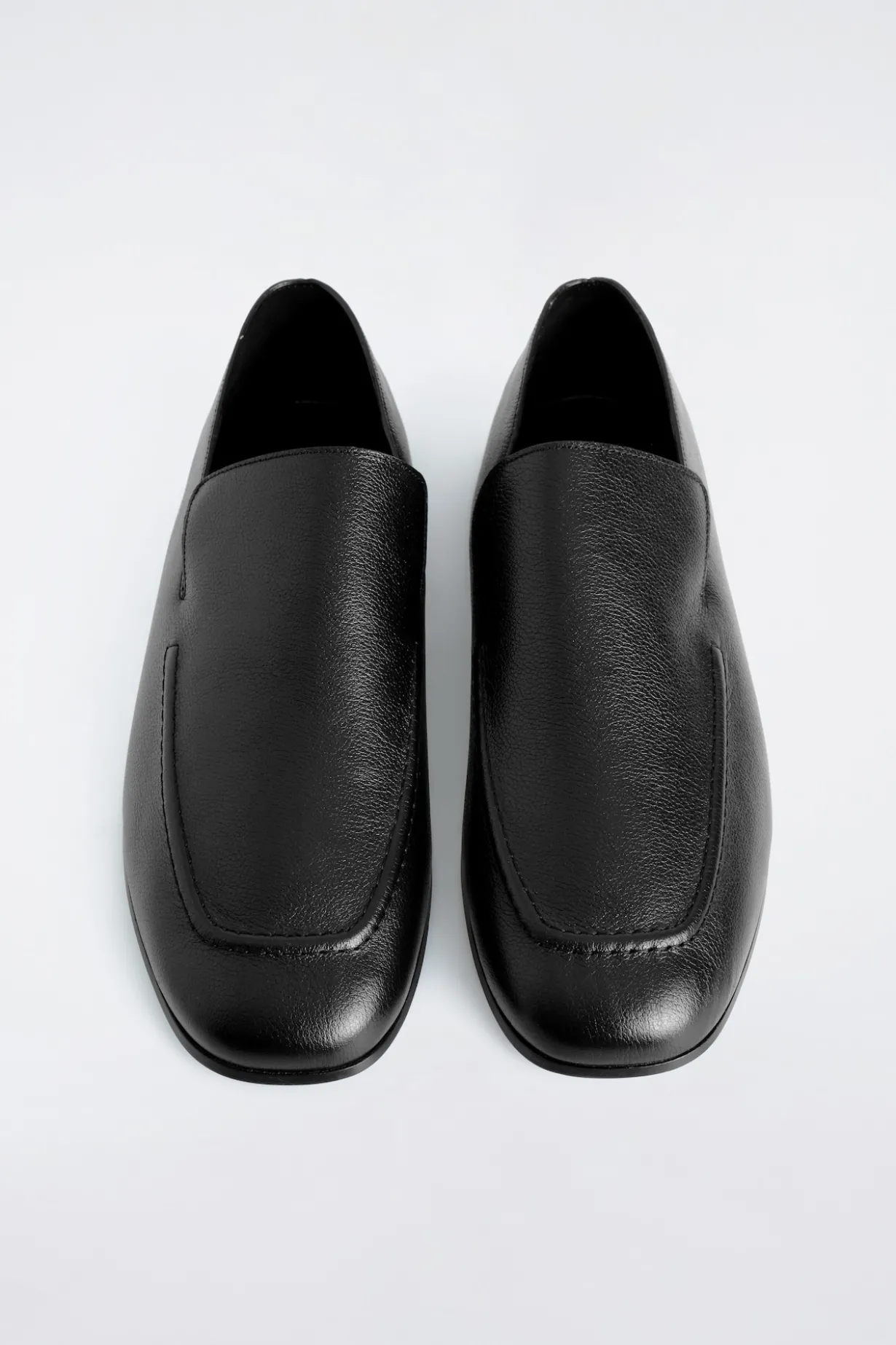 SLIM LEATHER LOAFERS