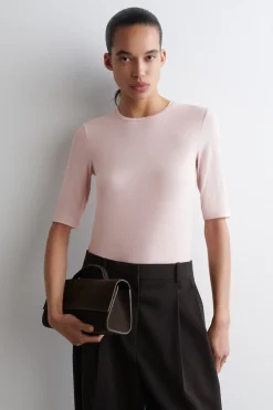 SLIM LIGHTWEIGHT T-SHIRT