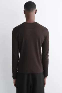 SLIM RIBBED COTTON LONG-SLEEVED HENLEY T-SHIRT