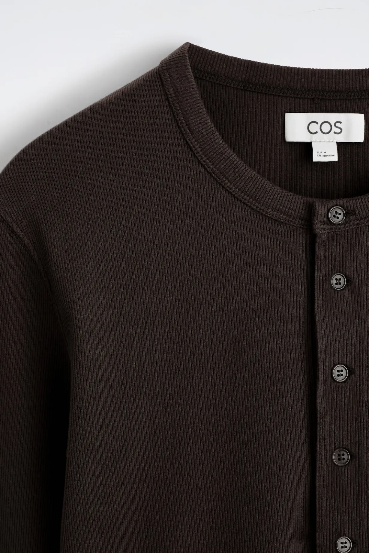 SLIM RIBBED COTTON LONG-SLEEVED HENLEY T-SHIRT