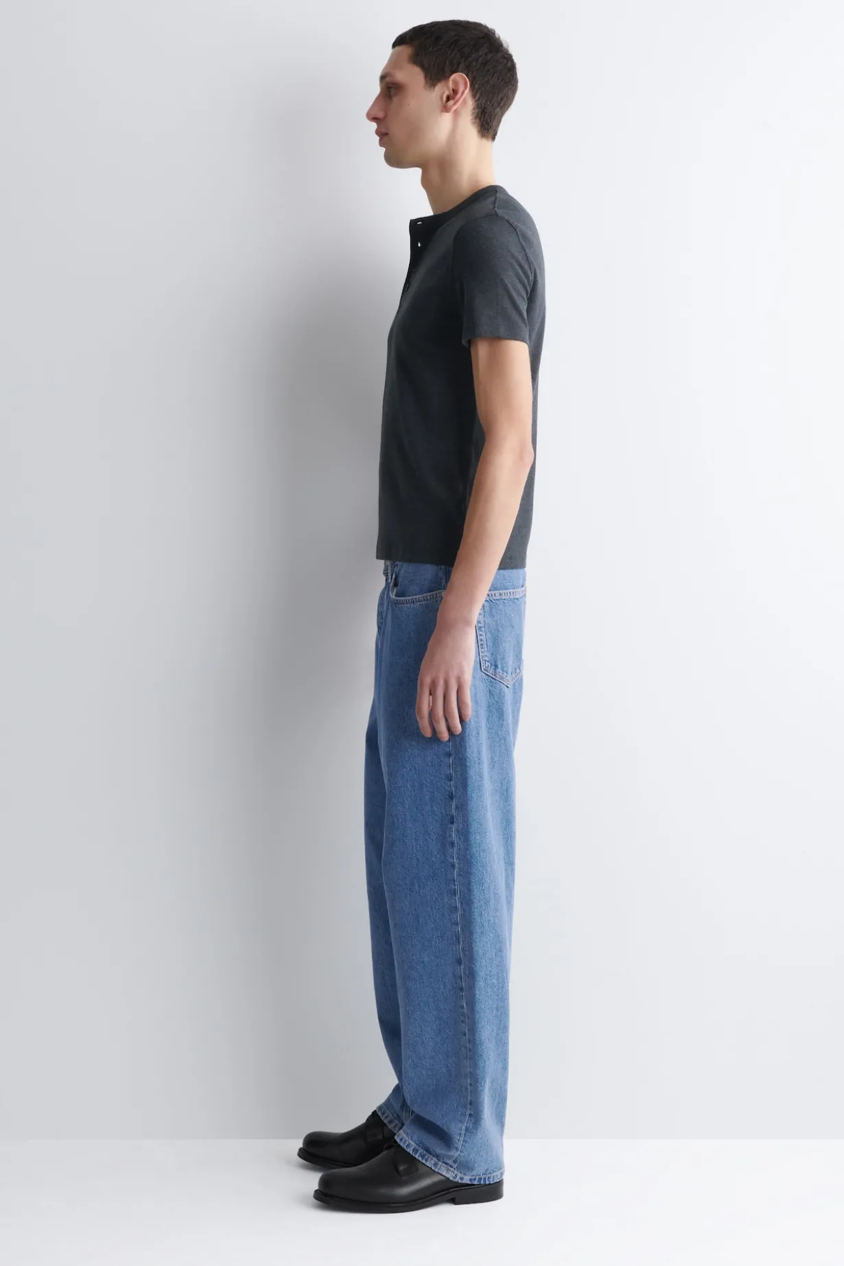 SLIM-FIT RIBBED HENLEY T-SHIRT