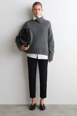 SLIM-LEG CROPPED PANTS