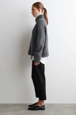SLIM-LEG CROPPED PANTS