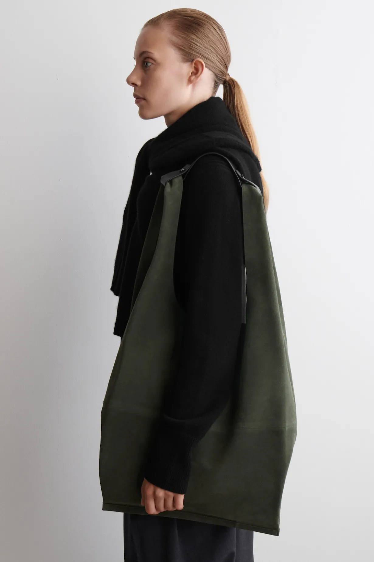 SLOUCHY TOTE - SUEDE
