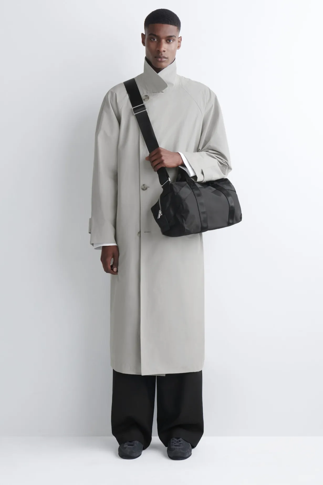 SPORTS DUFFLE BAG - NYLON