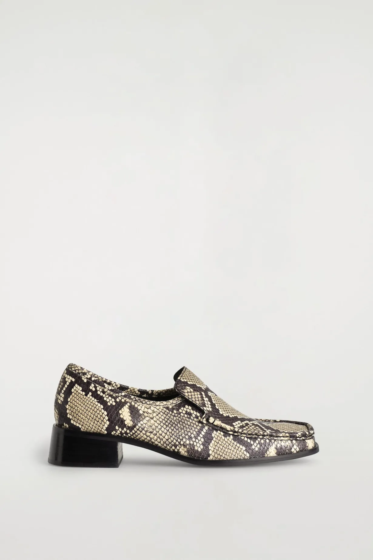 SQUARE-TOE LEATHER HEEL LOAFERS