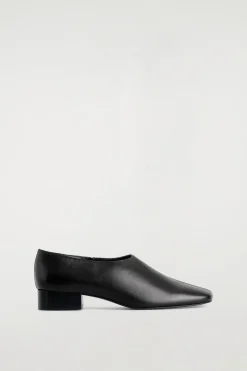 SQUARE-TOE LEATHER HEELED SHOES