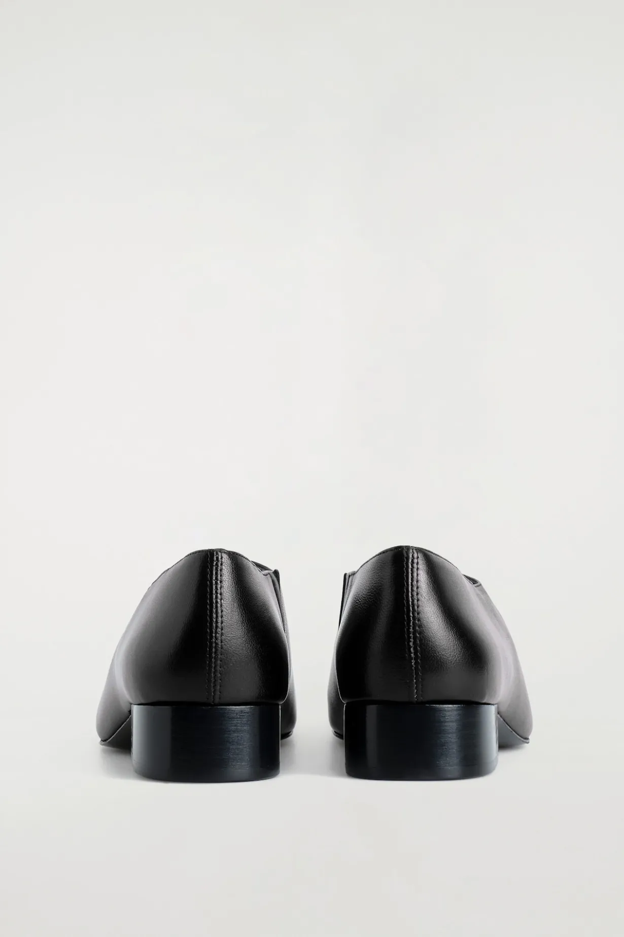 SQUARE-TOE LEATHER HEELED SHOES