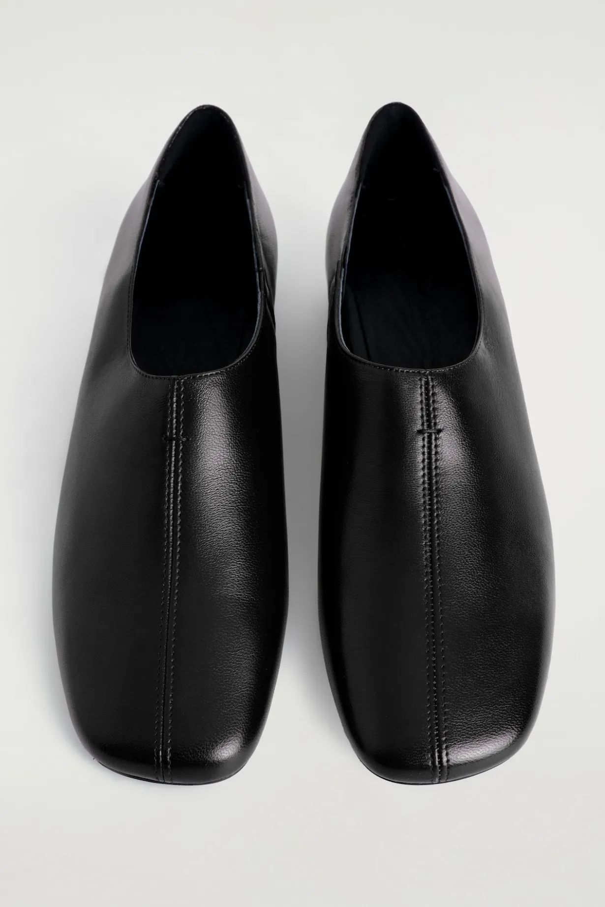 SQUARE-TOE LEATHER HEELED SHOES