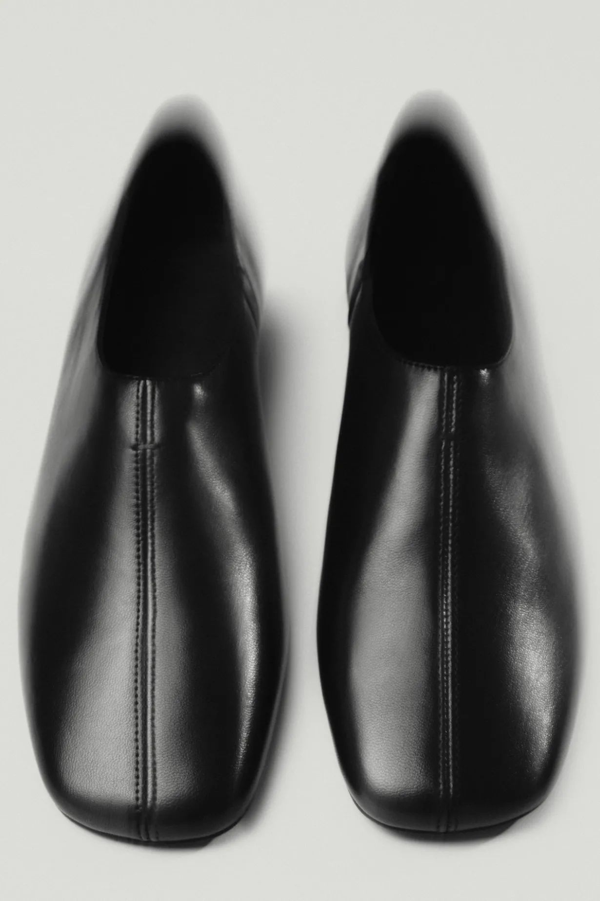 SQUARE-TOE LEATHER HEELED SHOES