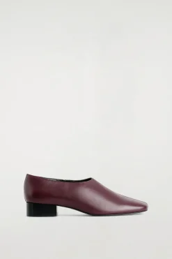 SQUARE-TOE LEATHER HEELED SHOES