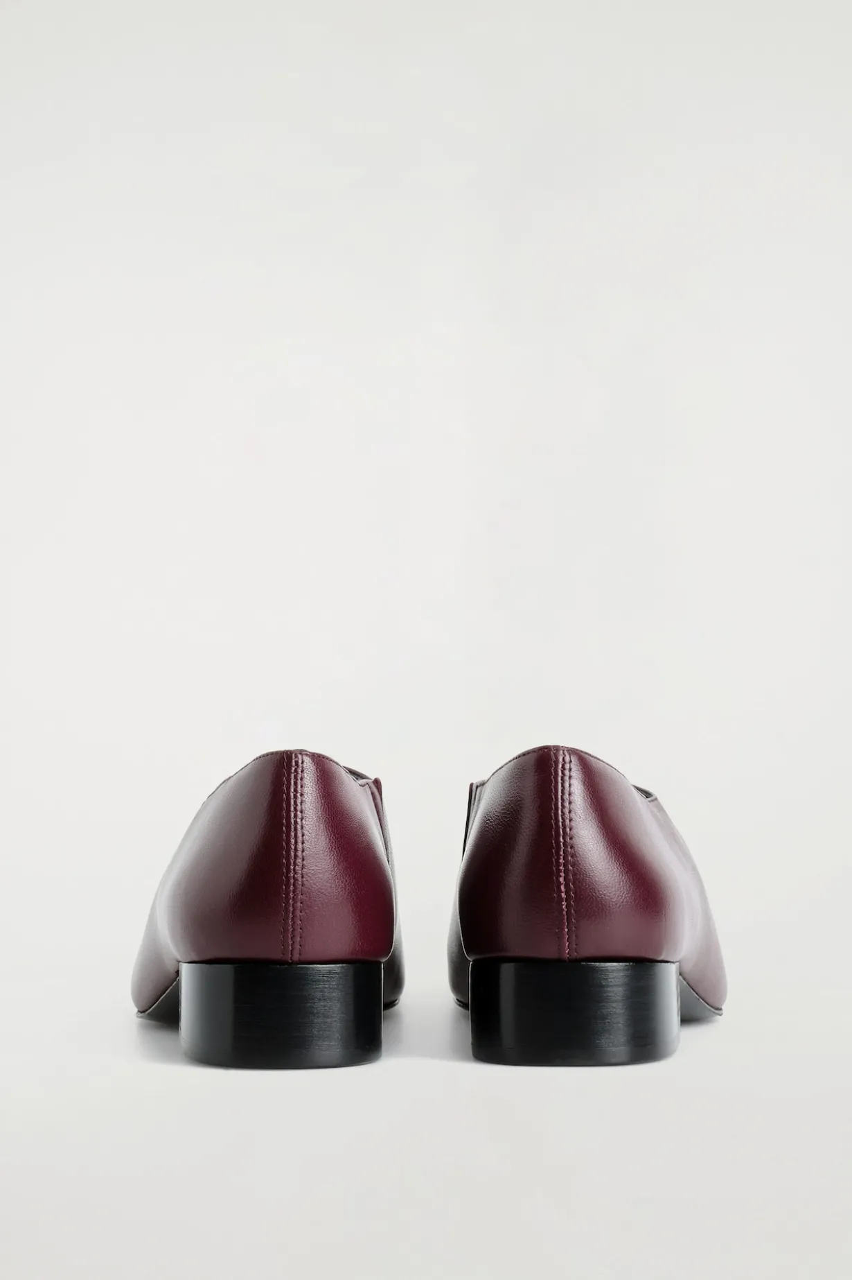 SQUARE-TOE LEATHER HEELED SHOES