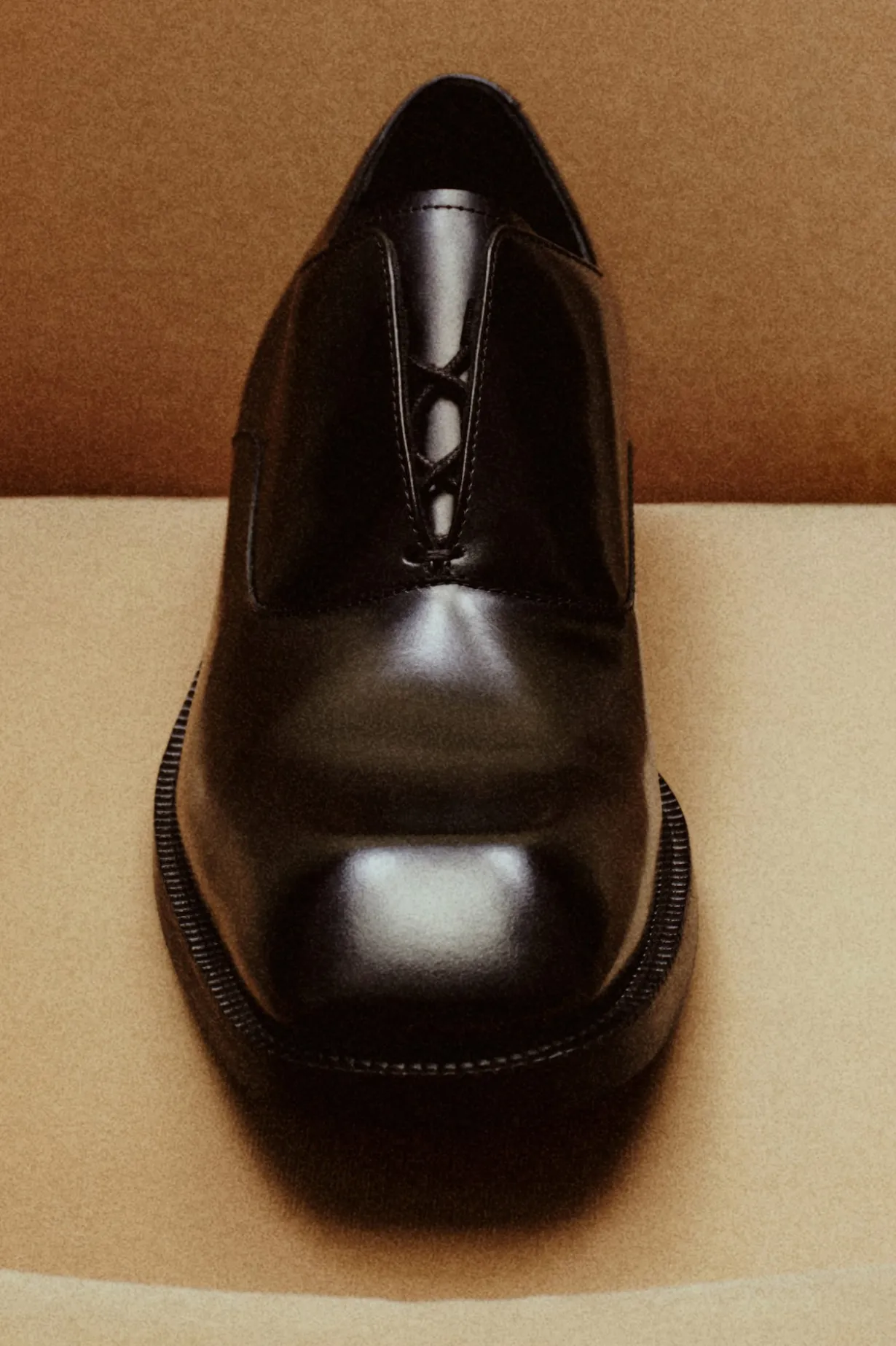 SQUARE-TOE LEATHER OXFORD SHOES