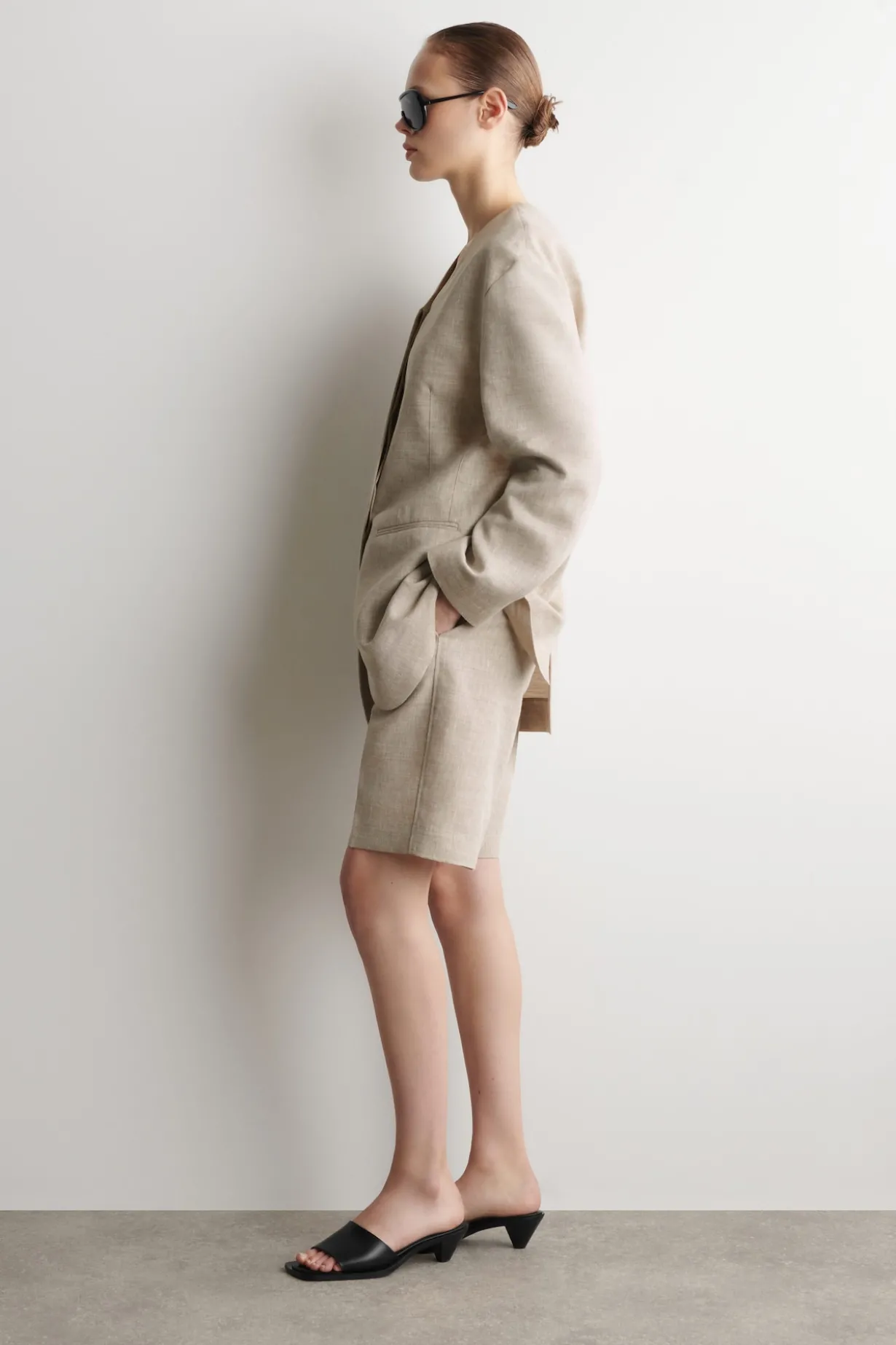 STRUCTURED COLLARLESS LINEN BLAZER