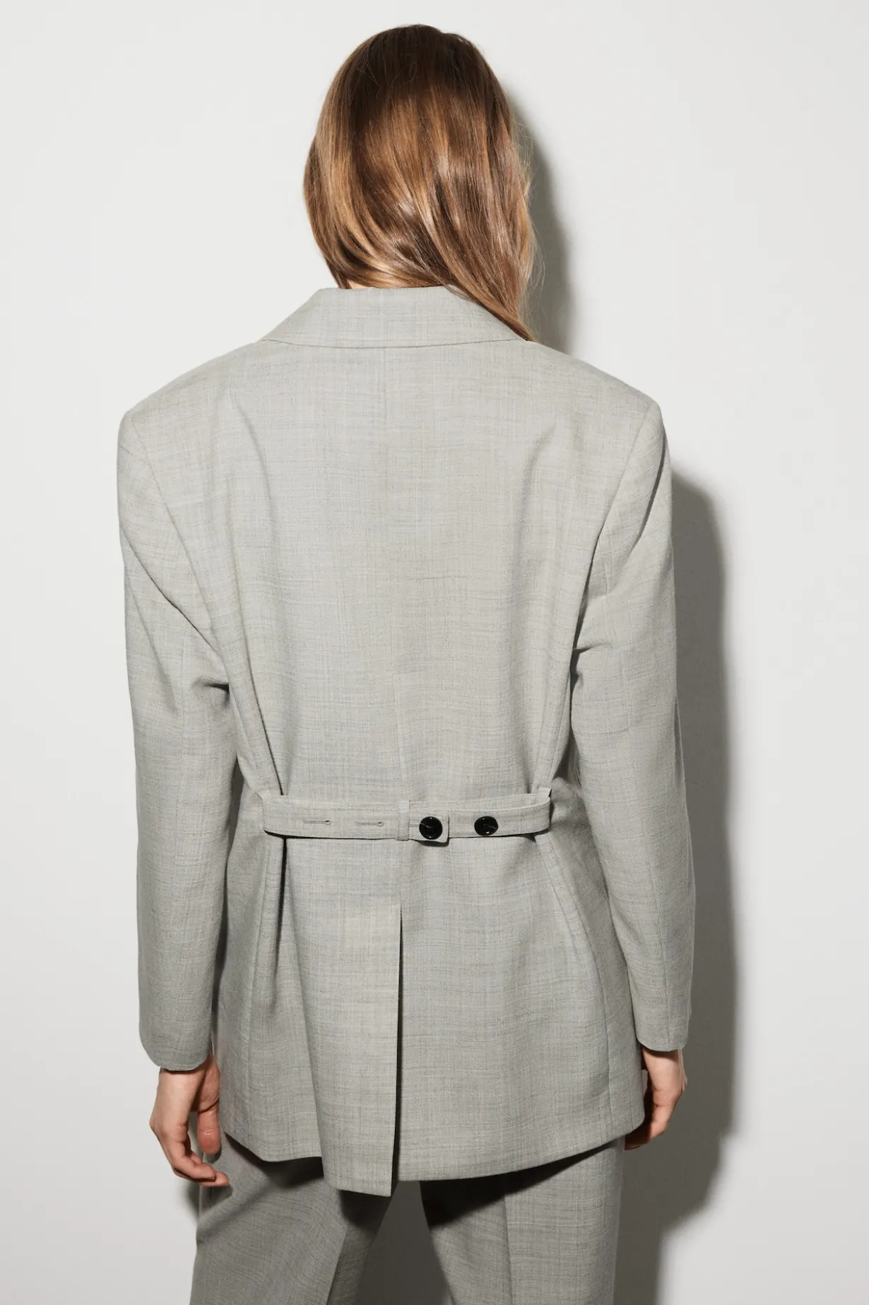 STRUCTURED WOOL-BLEND BLAZER