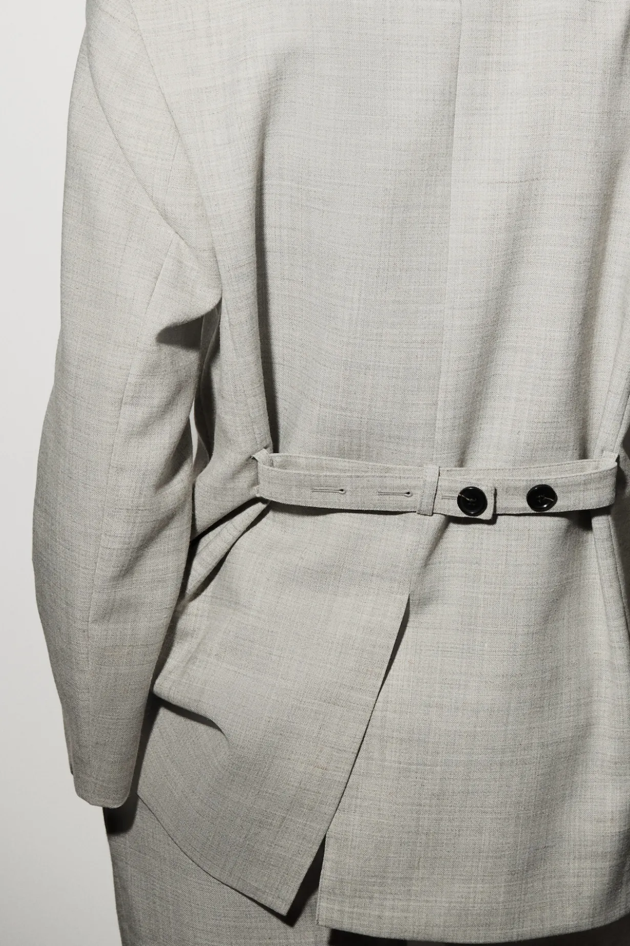 STRUCTURED WOOL-BLEND BLAZER
