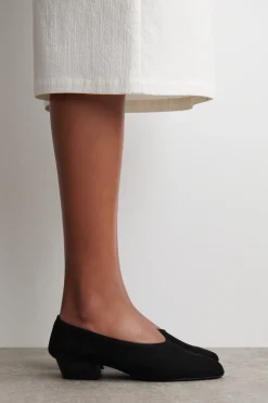 SUEDE HEELED BALLERINAS