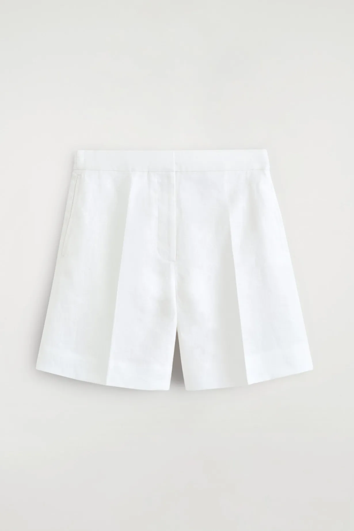 TAILORED ELASTICATED LINEN SHORTS