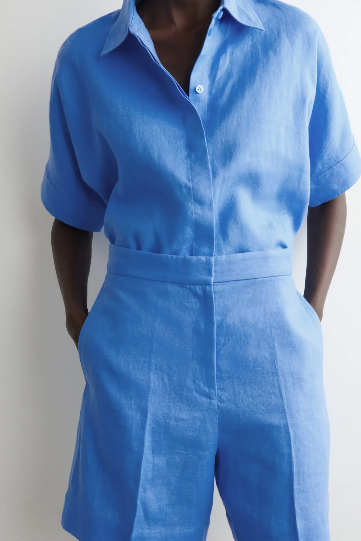 TAILORED ELASTICATED LINEN SHORTS