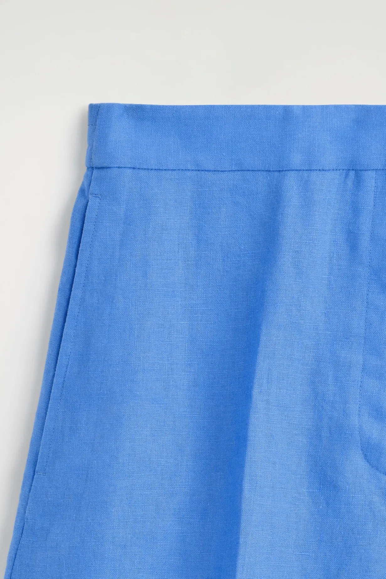TAILORED ELASTICATED LINEN SHORTS