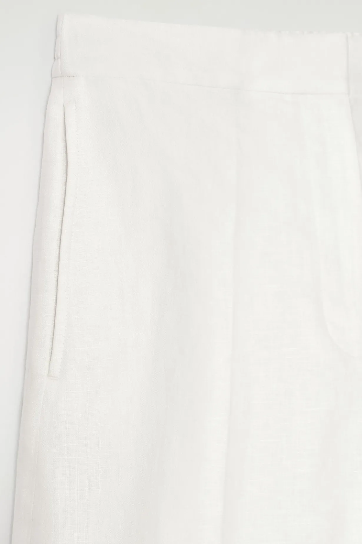 TAILORED ELASTICATED LINEN SHORTS