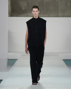 TAILORED FUNNEL-NECK WOOL VEST