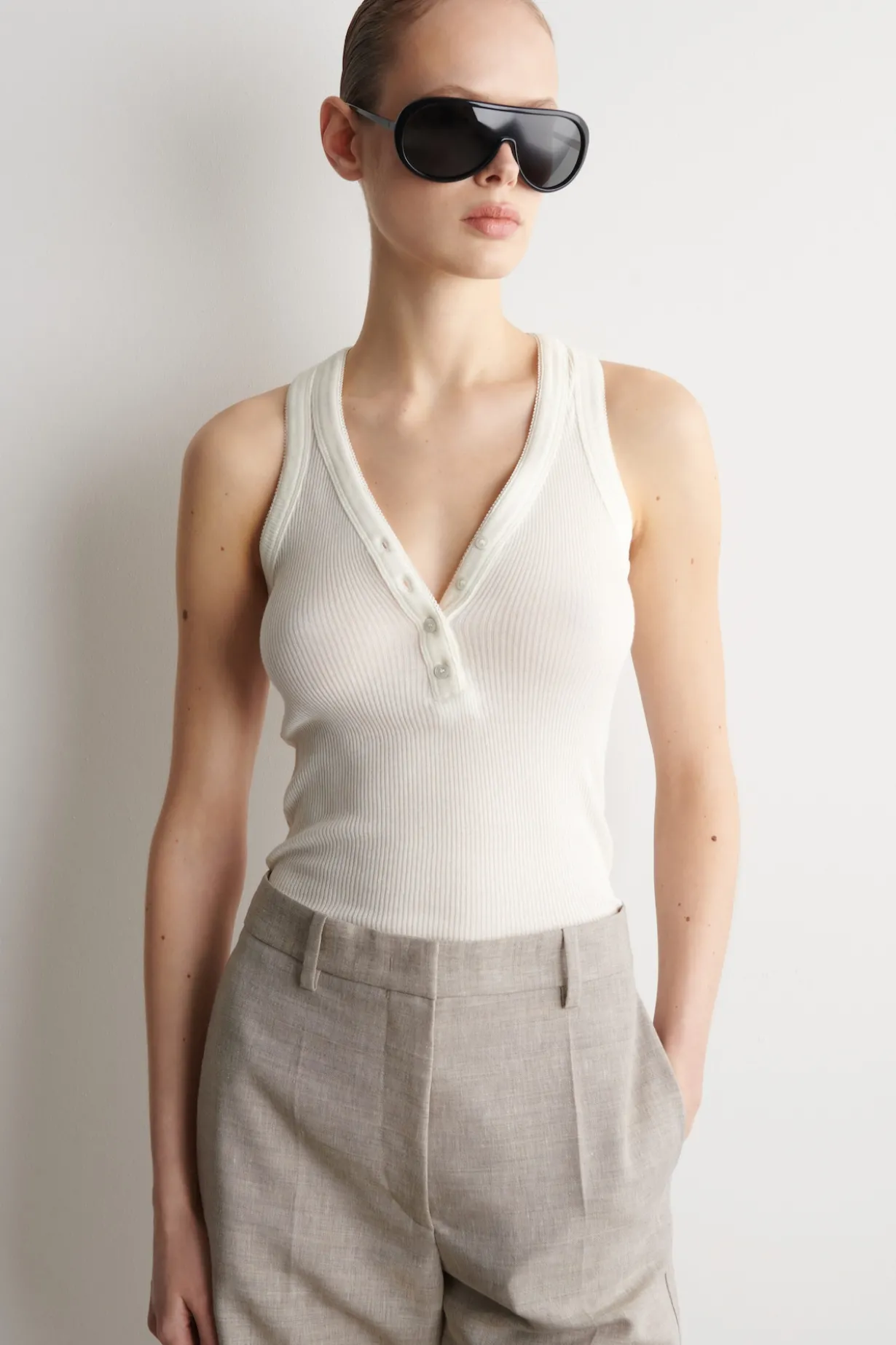 TAILORED LINEN SHORTS